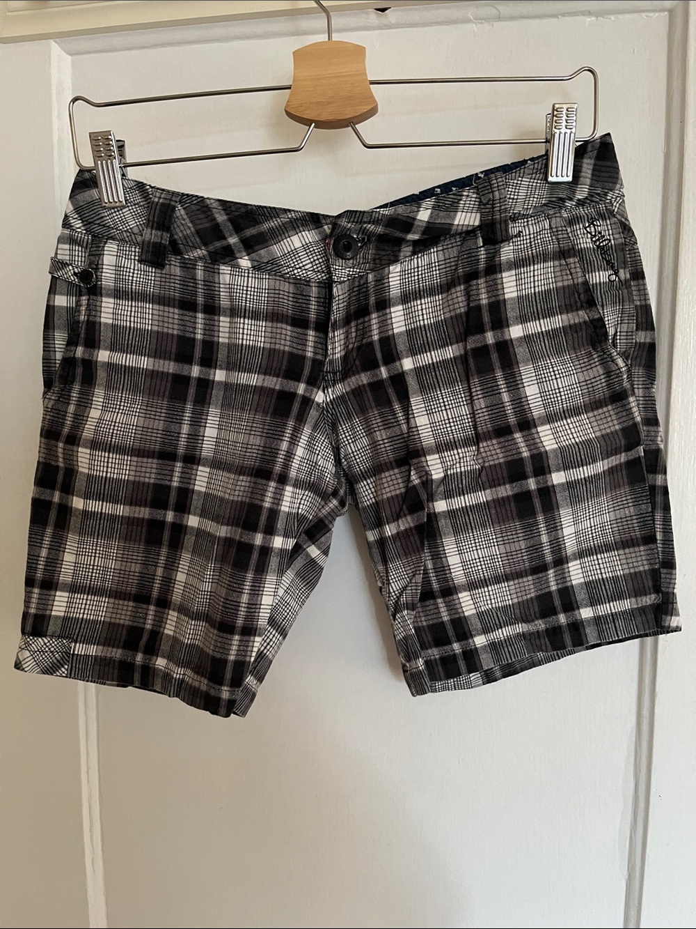 Billabong Black and White Plaid Women’s Low Rise Short Shorts